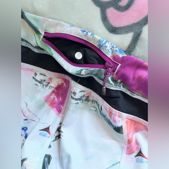 Lululemon pants size 10 - Picture 3 of 3